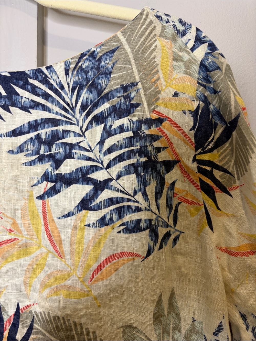 Chico's 100% Linen Tropical Palm Leopard Tunic Blouse Yellow Multi Size 2.5 (14) - Picture 6 of 11